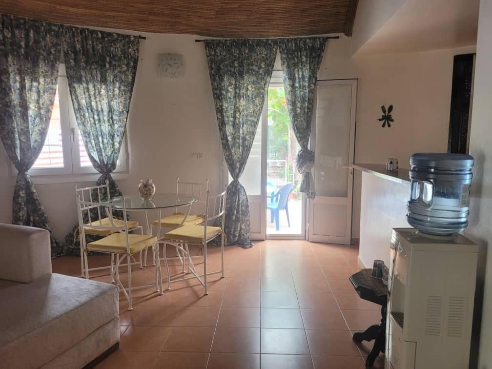 Villa Bord De Mer Avec Piscine Sali Tapé Zewnętrze zdjęcie