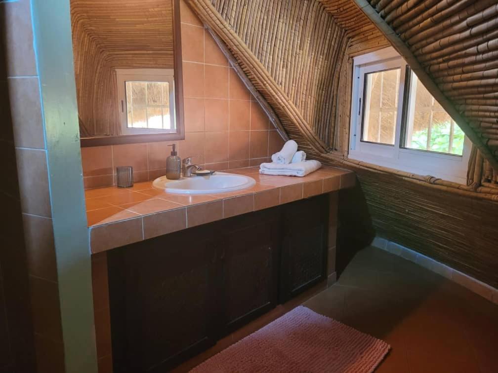 Villa Bord De Mer Avec Piscine Sali Tapé Zewnętrze zdjęcie