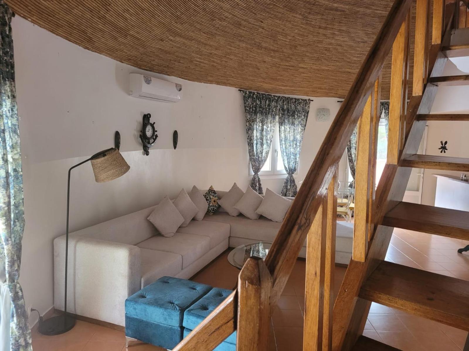 Villa Bord De Mer Avec Piscine Sali Tapé Zewnętrze zdjęcie