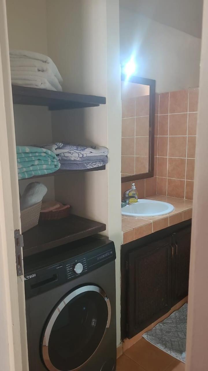 Villa Bord De Mer Avec Piscine Sali Tapé Zewnętrze zdjęcie